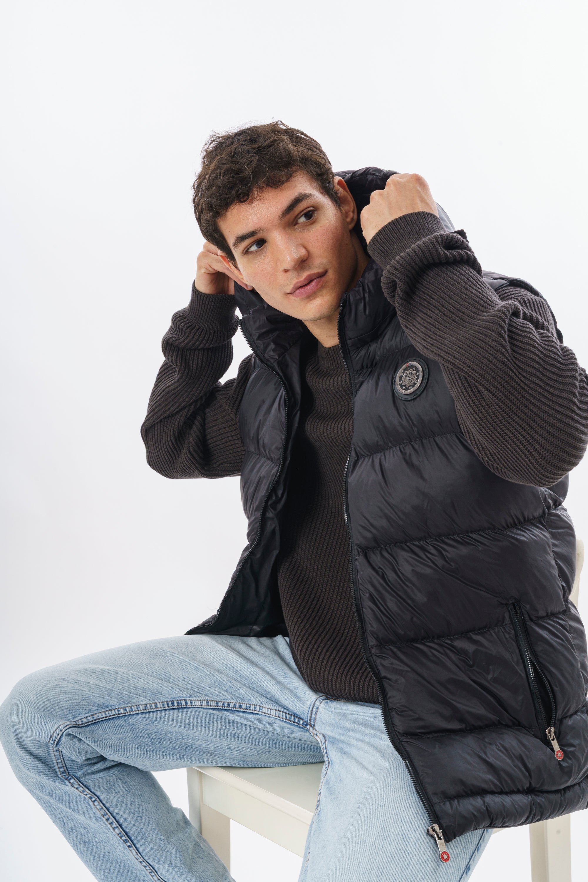 ROSSPALL Premium Puffer Vest – Timeless Warmth and Effortless Style
