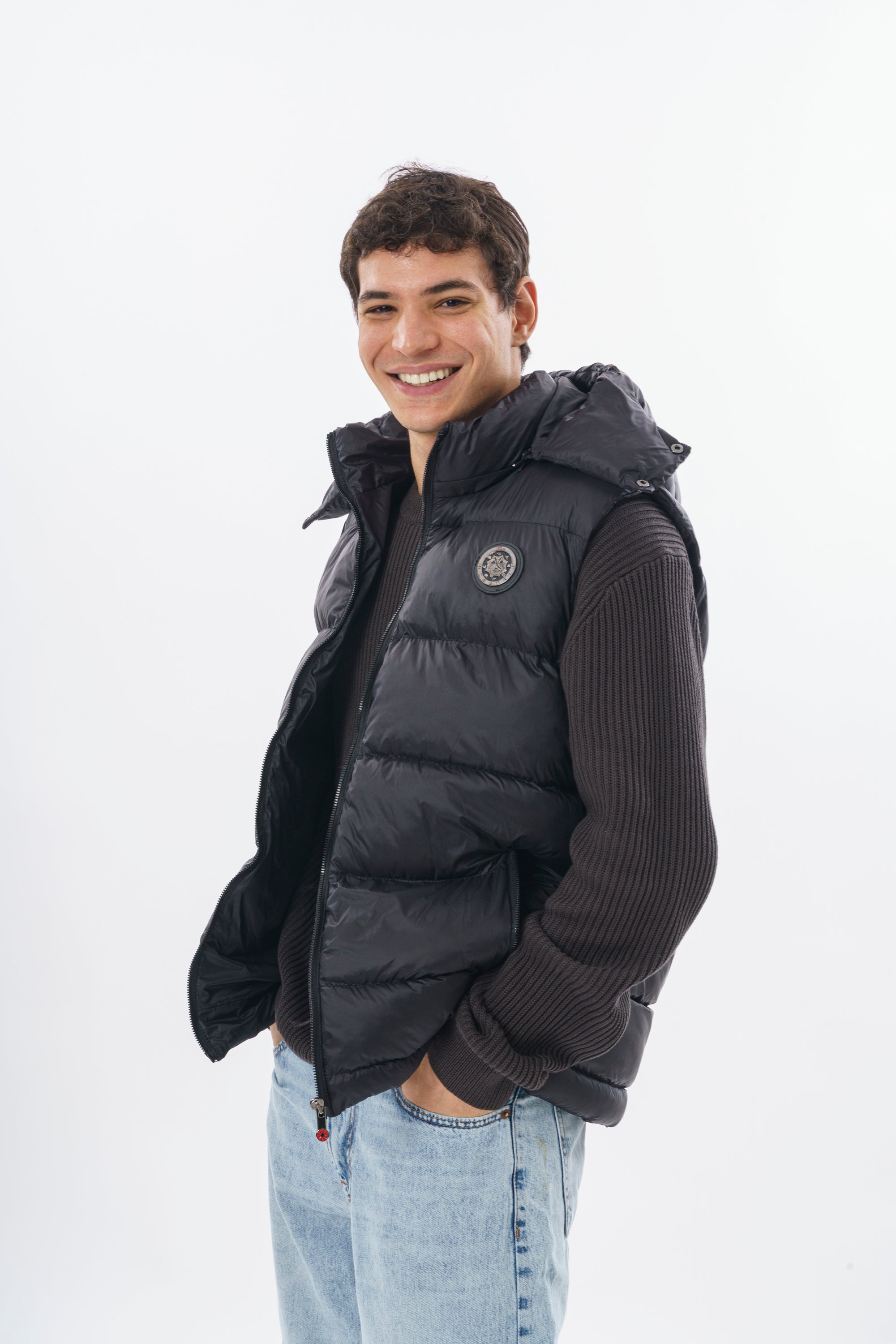 ROSSPALL Premium Puffer Vest – Timeless Warmth and Effortless Style