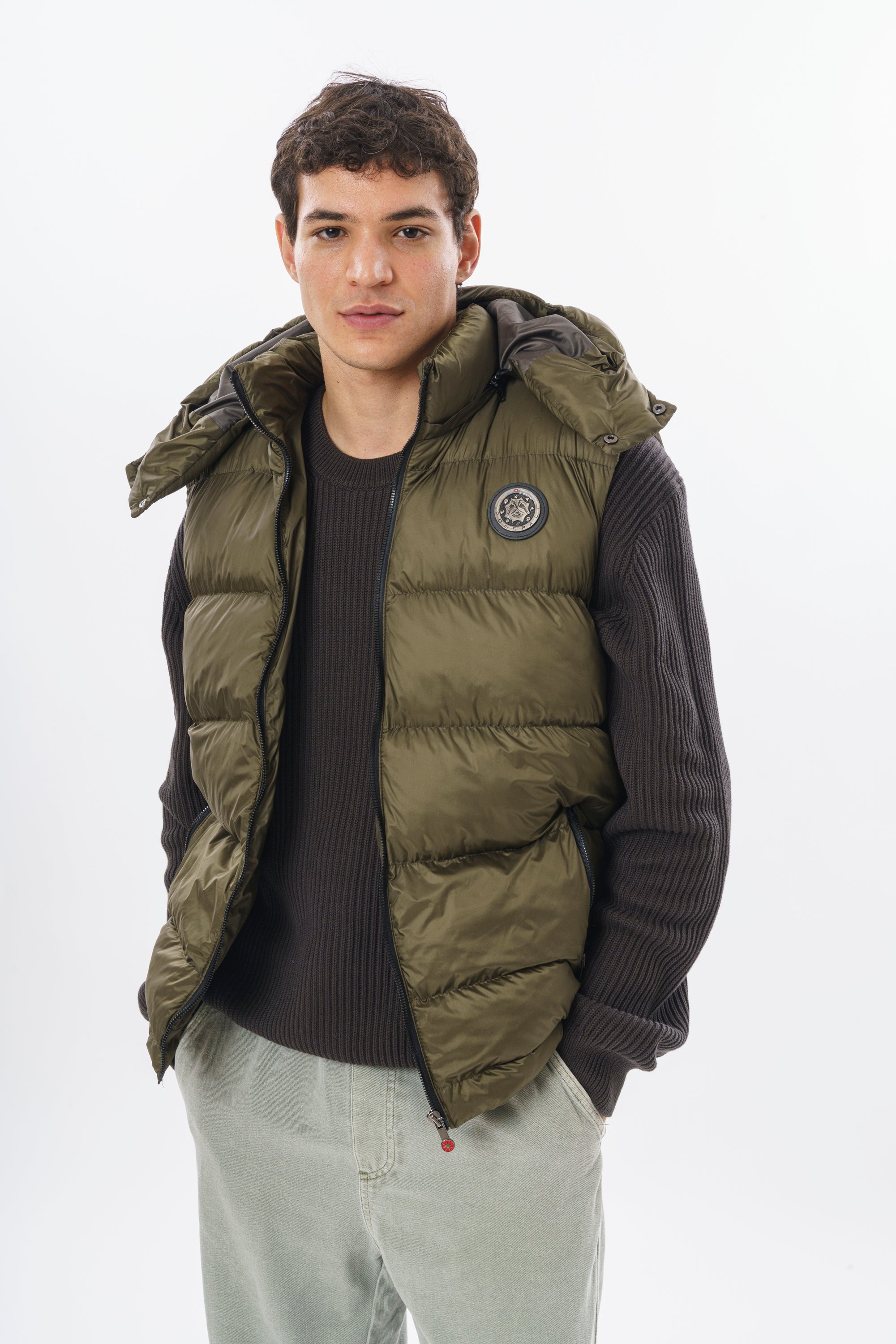 ROSSPALL Premium Puffer Vest – Timeless Warmth and Effortless Style