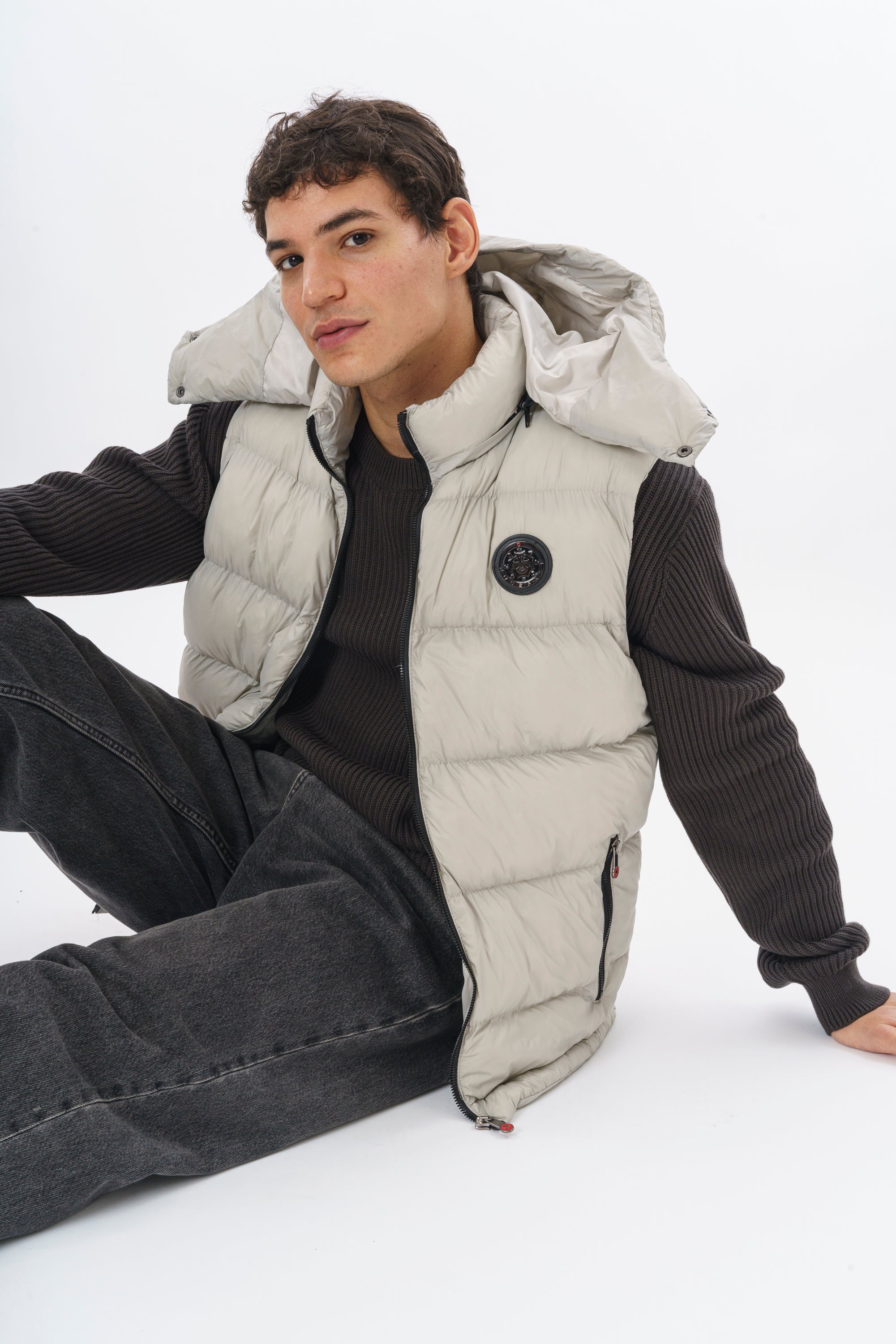 ROSSPALL Premium Puffer Vest – Timeless Warmth and Effortless Style