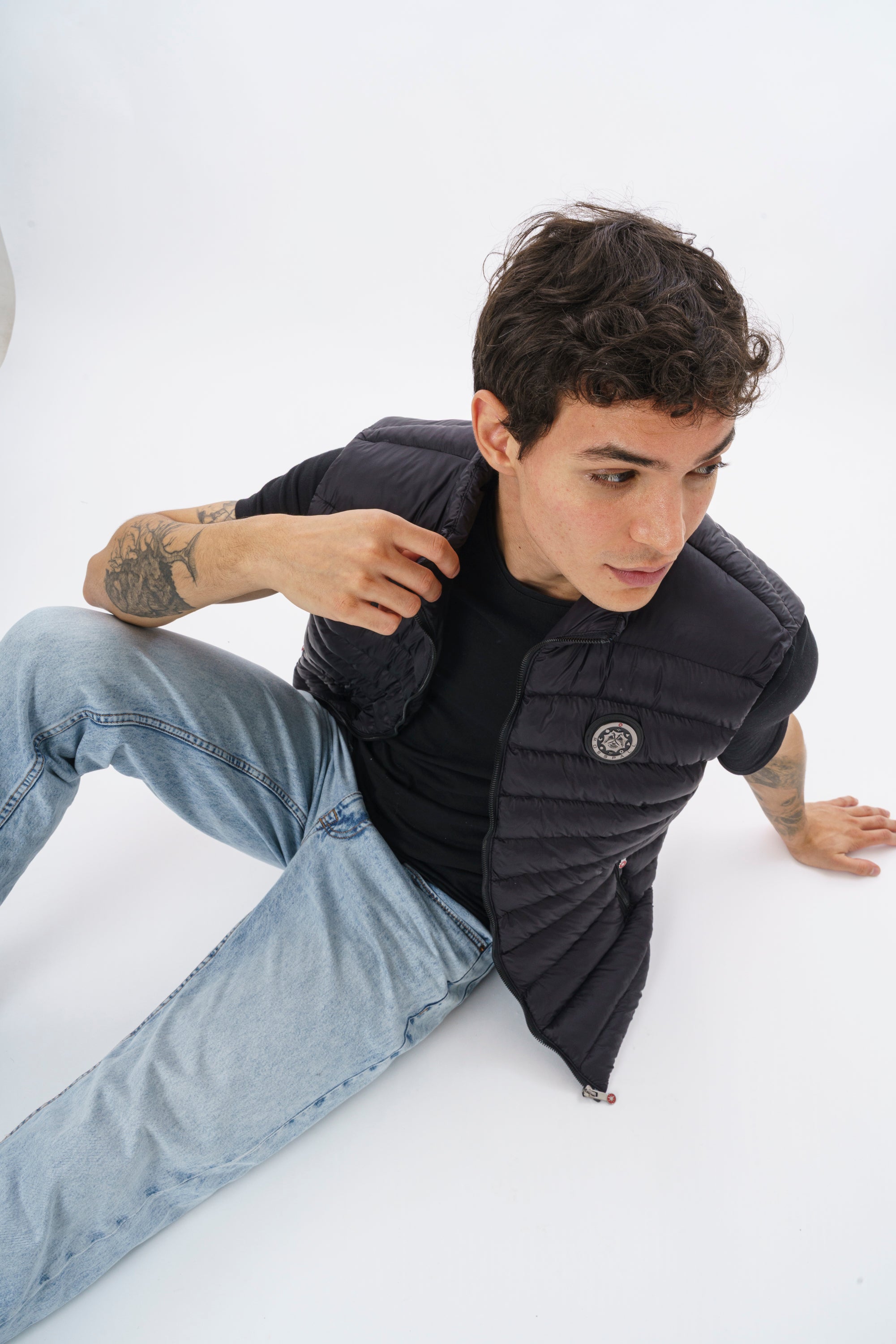 ROSSPALL Elevated Puffer Vest – Soft-Touch Finish & Refined Details