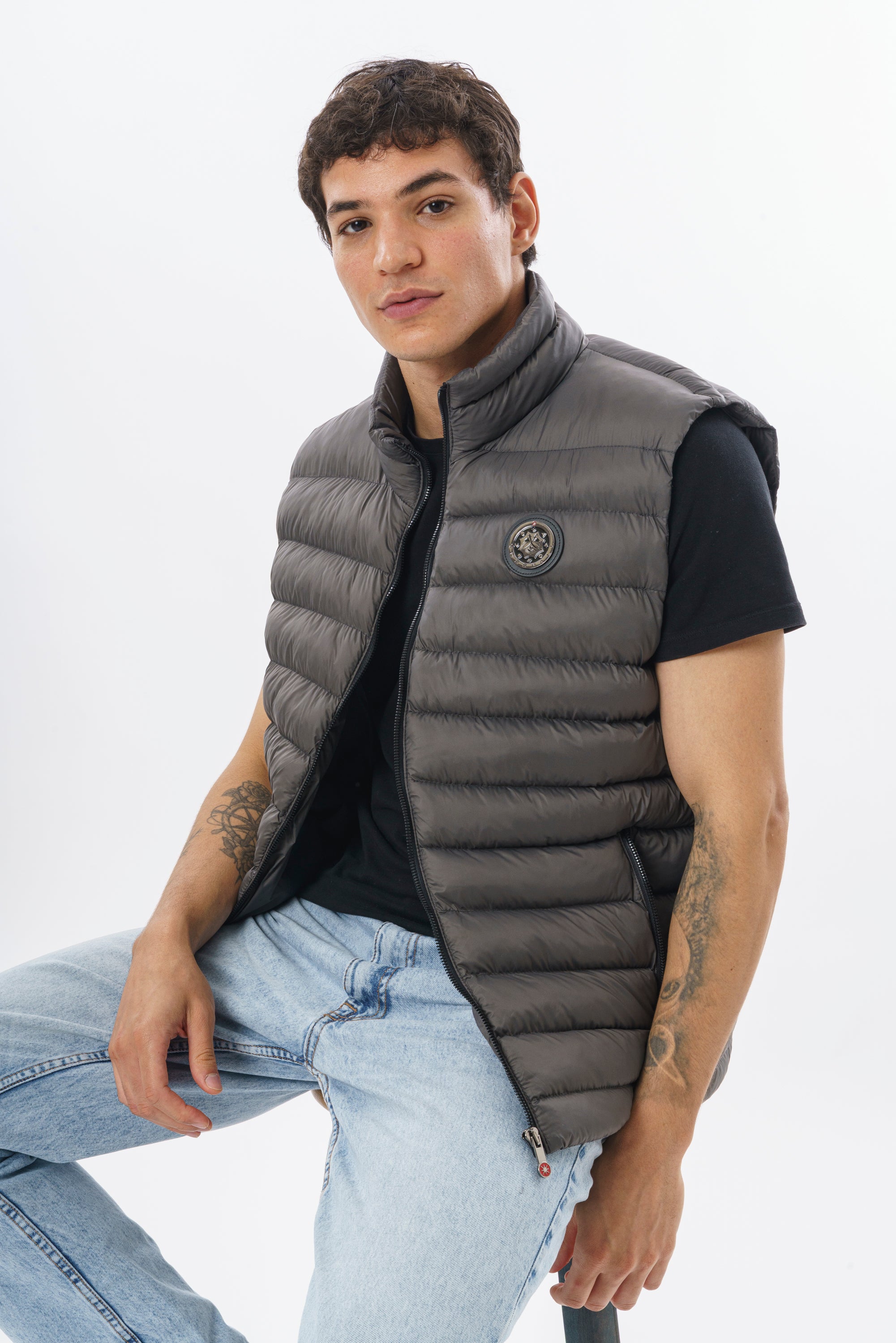 ROSSPALL Elevated Puffer Vest – Soft-Touch Finish & Refined Details