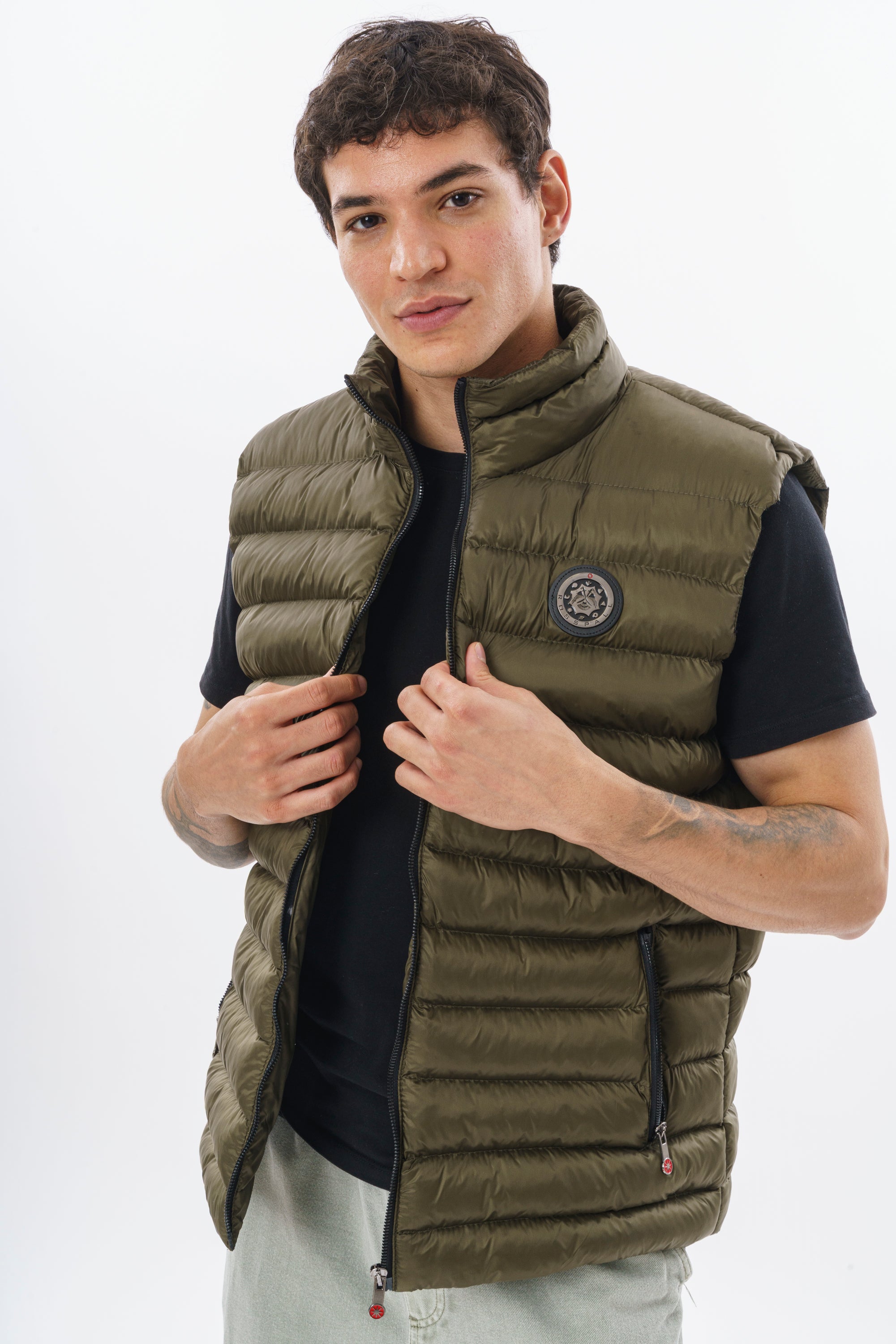 ROSSPALL Elevated Puffer Vest – Soft-Touch Finish & Refined Details