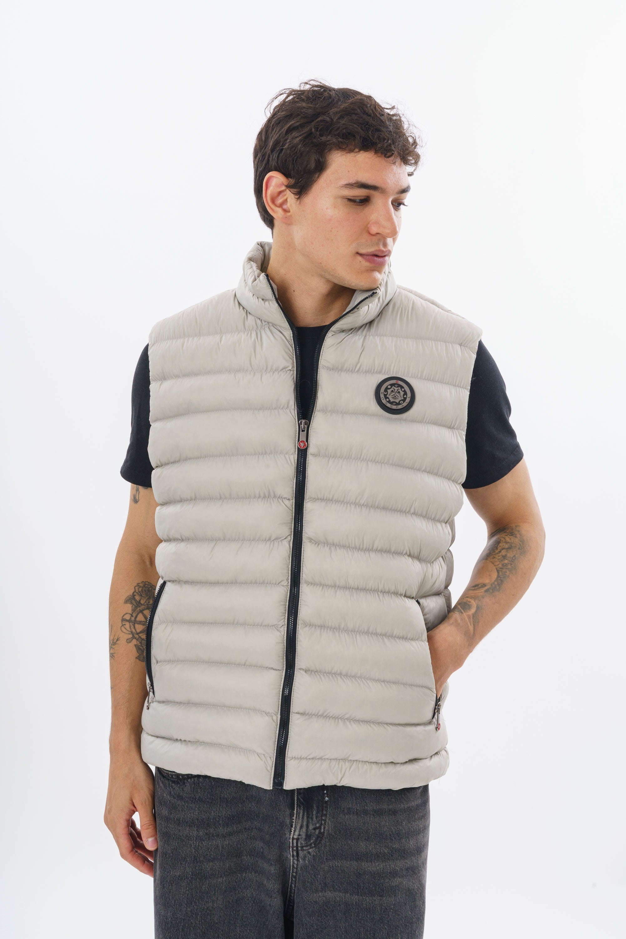 ROSSPALL Elevated Puffer Vest – Soft-Touch Finish & Refined Details