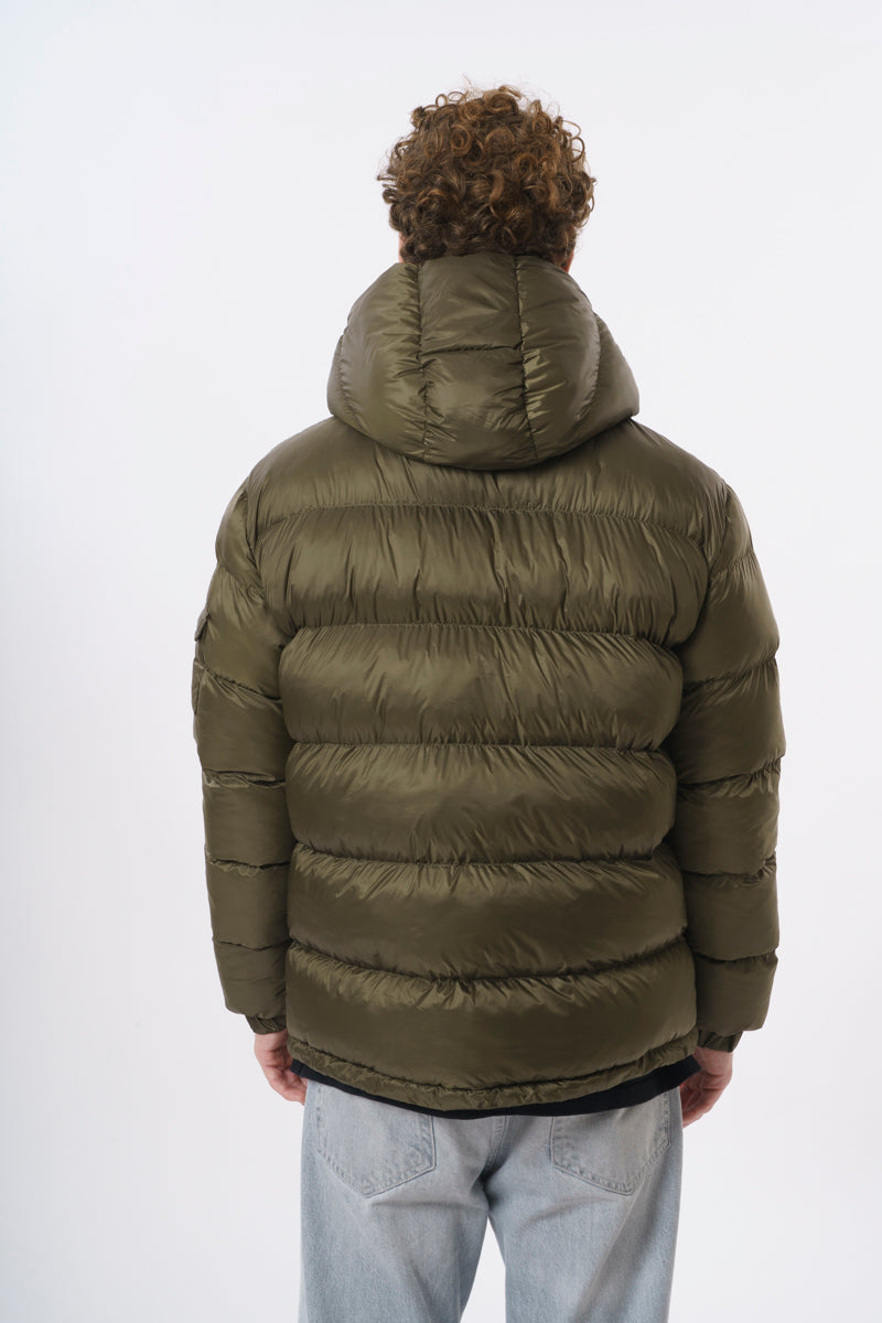 ROSSPALL Premium Puffer Jacket – Modern Warmth with a Luxurious Feel