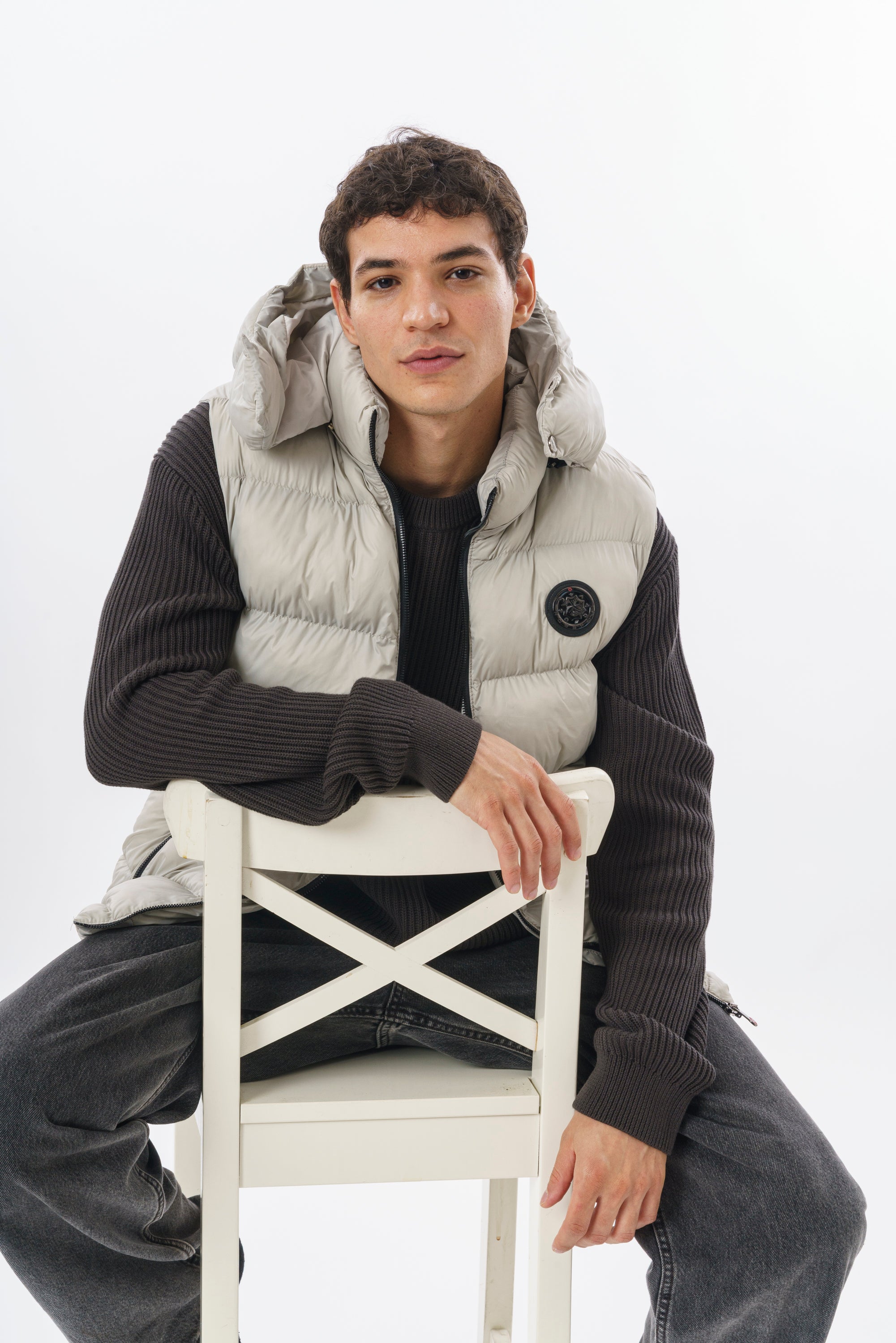 ROSSPALL Premium Puffer Vest – Timeless Warmth and Effortless Style
