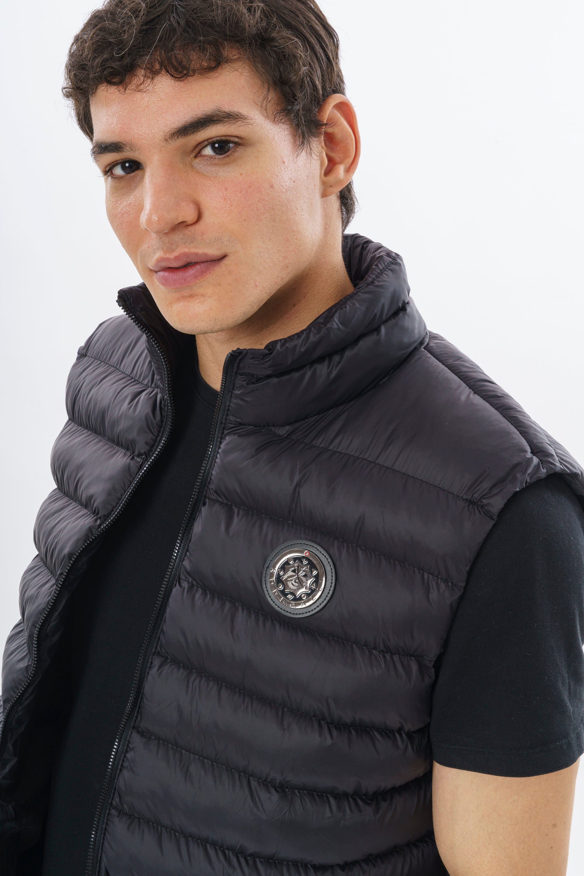 ROSSPALL Elevated Puffer Vest – Soft-Touch Finish & Refined Details