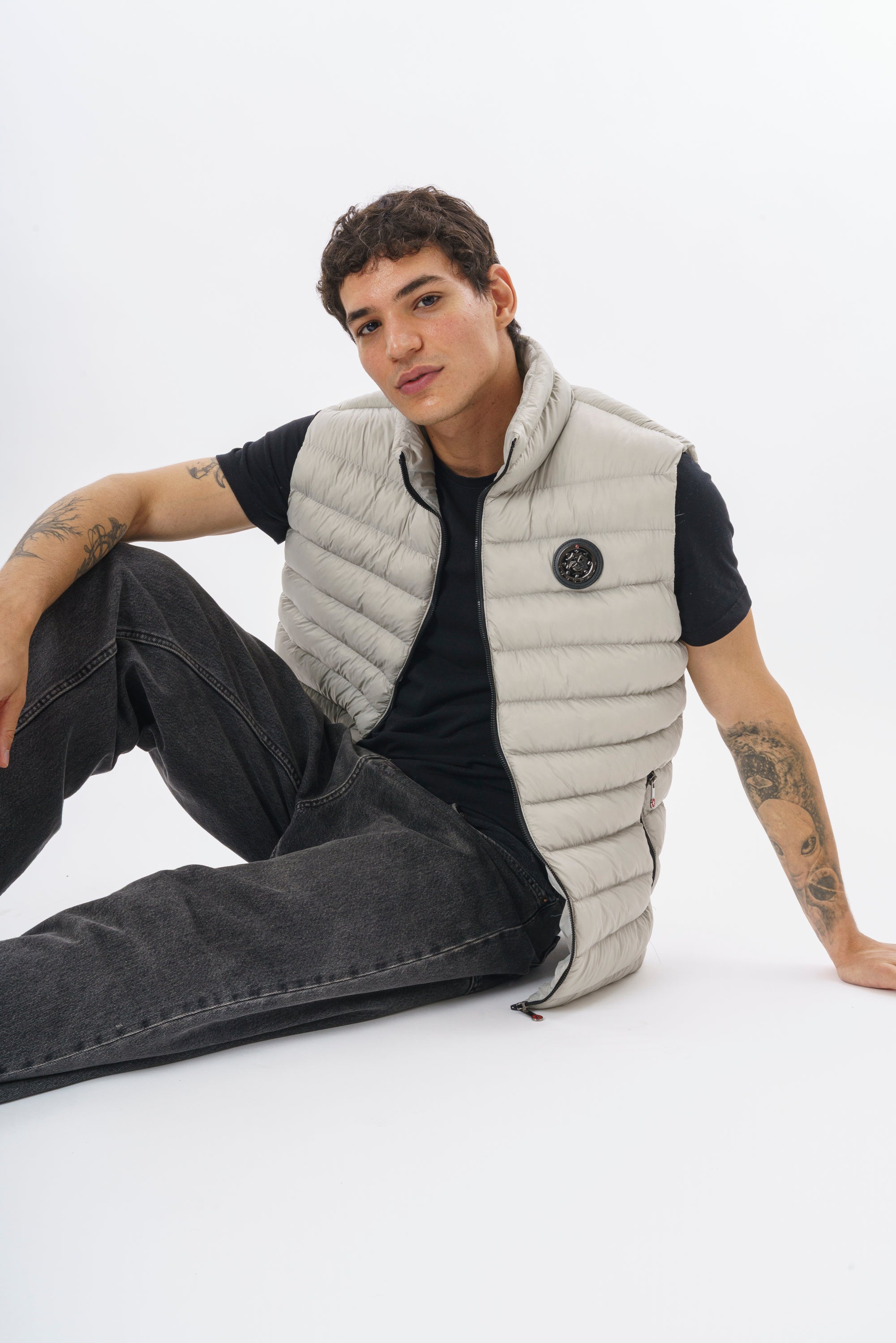 ROSSPALL Elevated Puffer Vest – Soft-Touch Finish & Refined Details