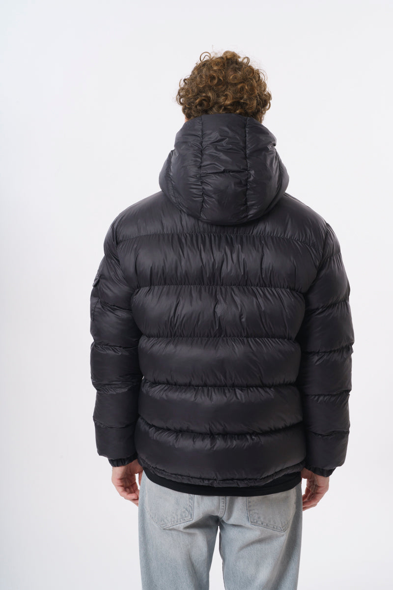 ROSSPALL Premium Puffer Jacket – Modern Warmth with a Luxurious Feel
